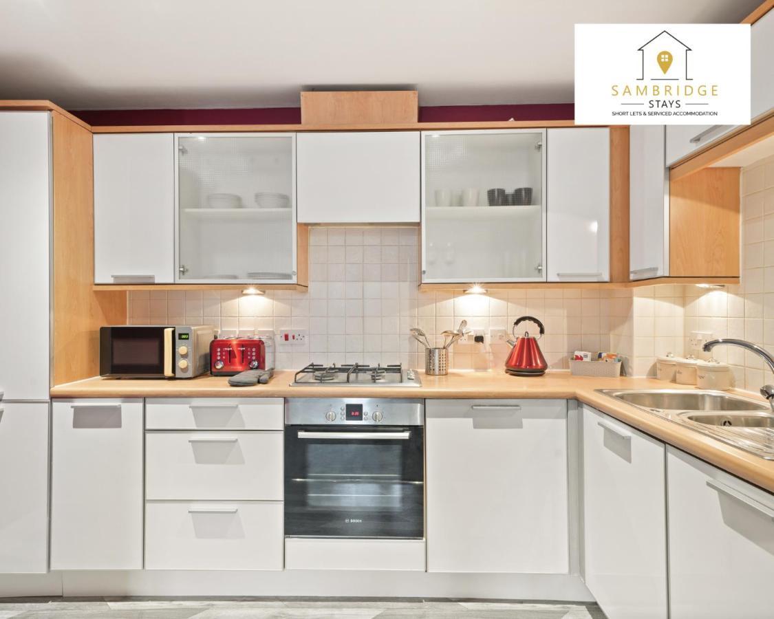 Beautiful 2 Bedroom Seviced Apt In Aylesbury By Sambridge Stays Short Lets & Serviced Accommodation Екстер'єр фото